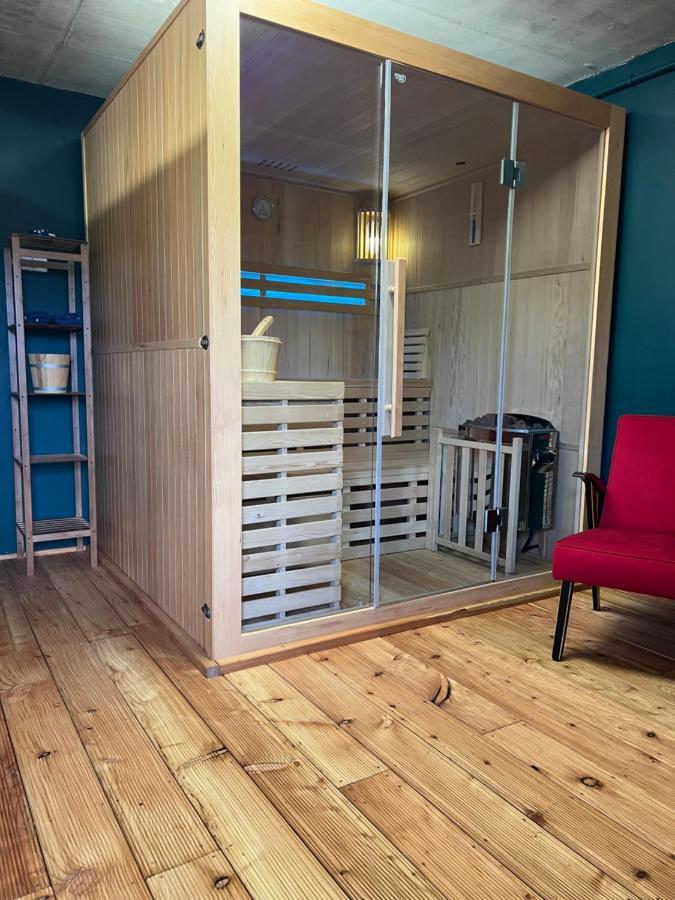 Houten Vakantiewoning "Reisnaarpolen" Royaal Ontbijt, Sauna En Hottub Czarna Gora Bagian luar foto