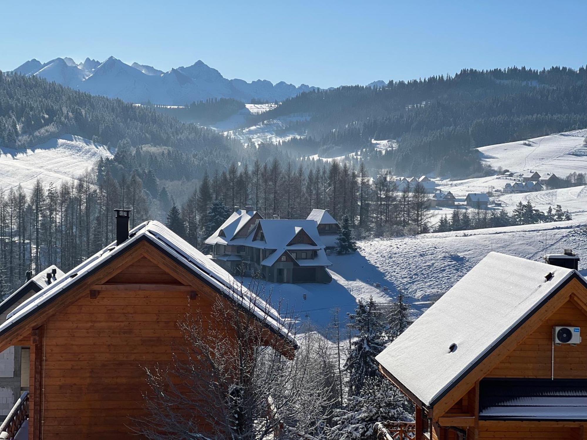 Houten Vakantiewoning "Reisnaarpolen" Royaal Ontbijt, Sauna En Hottub Czarna Gora Bagian luar foto