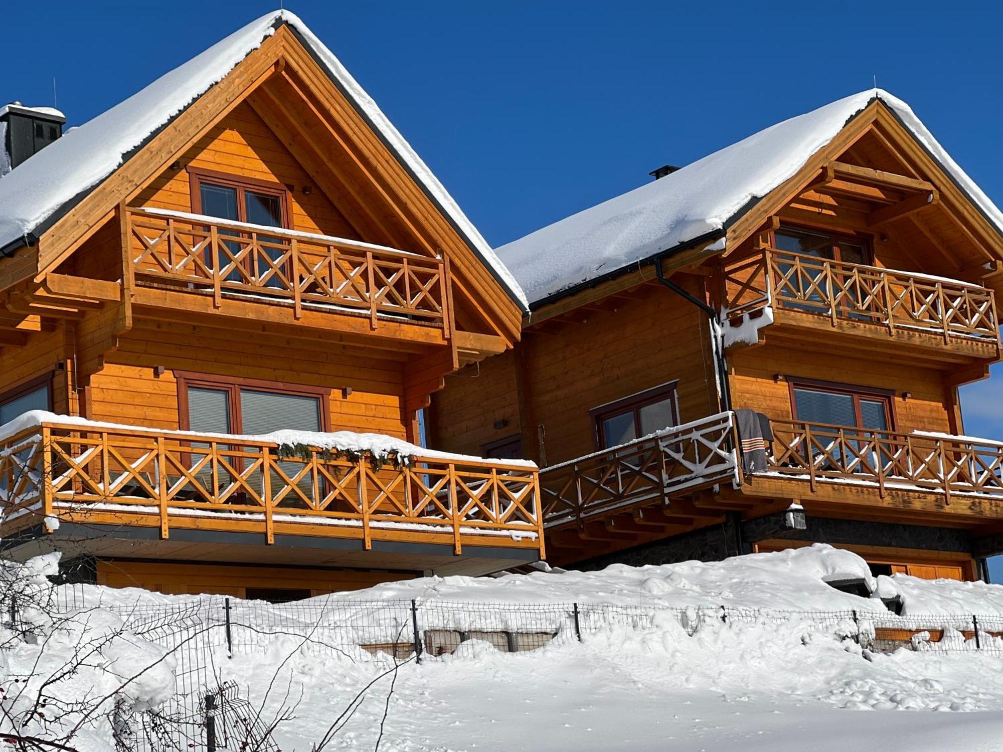 Houten Vakantiewoning "Reisnaarpolen" Royaal Ontbijt, Sauna En Hottub Czarna Gora Bagian luar foto