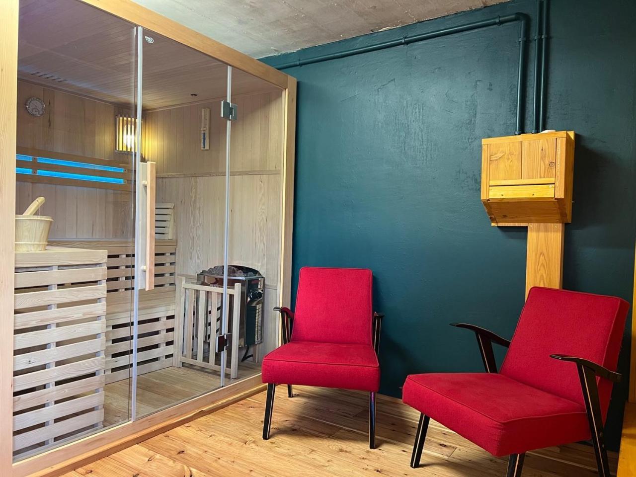 Houten Vakantiewoning "Reisnaarpolen" Royaal Ontbijt, Sauna En Hottub Czarna Gora Bagian luar foto