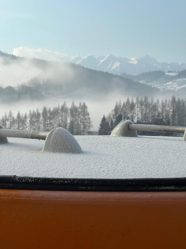 Houten Vakantiewoning "Reisnaarpolen" Royaal Ontbijt, Sauna En Hottub Czarna Gora Bagian luar foto