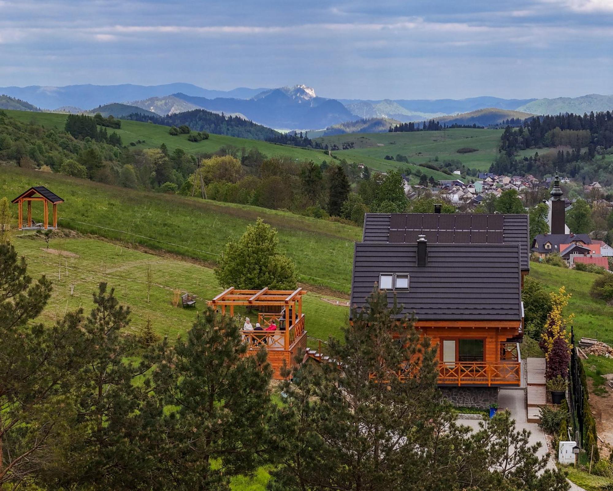 Houten Vakantiewoning "Reisnaarpolen" Royaal Ontbijt, Sauna En Hottub Czarna Gora Bagian luar foto