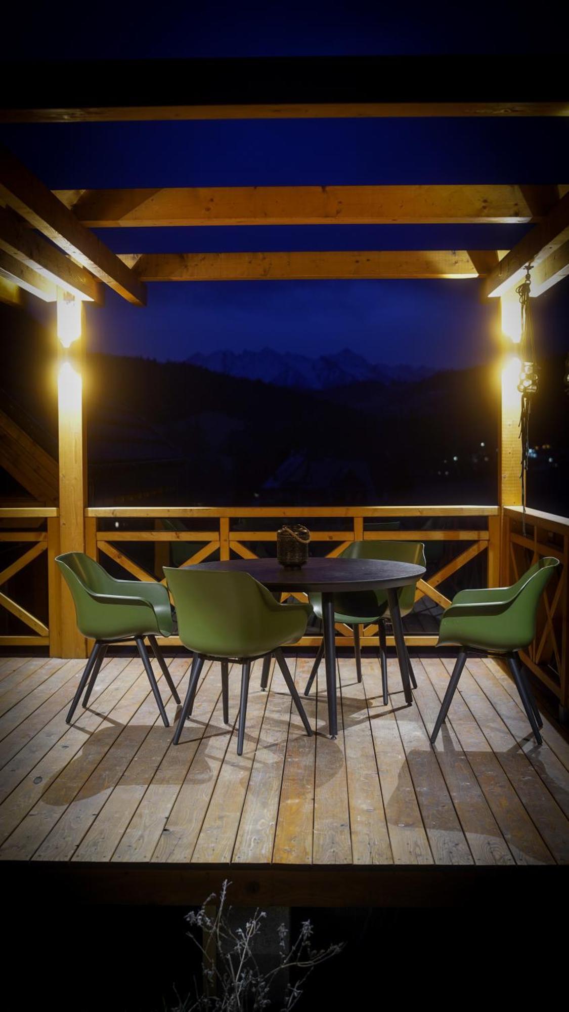 Houten Vakantiewoning "Reisnaarpolen" Royaal Ontbijt, Sauna En Hottub Czarna Gora Bagian luar foto
